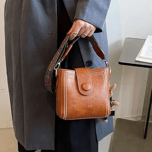 Vintage Crossbody Leather Bag 'Helena'™  | Snygg axelväska med justerbar bredare axelrem